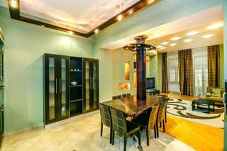 Апартаменты Luxary Apartment On Nizami 81 Баку Апартаменты с балконом-19