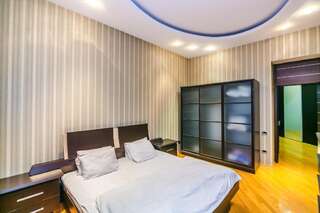 Апартаменты Luxary Apartment On Nizami 81 Баку Апартаменты с балконом-82